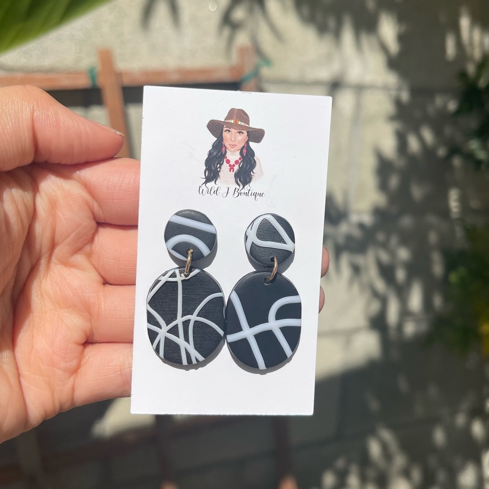 Dangle Clay earrings